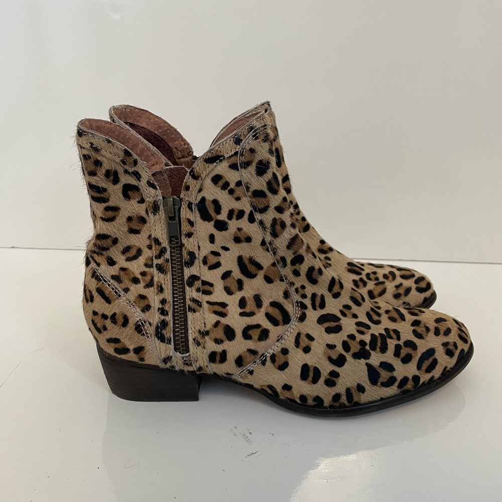 Seyshelles fur leopard print zip bootie